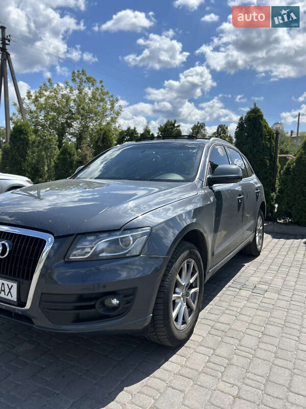 Внедорожник / Кроссовер Audi Q5 2011 в Киеве
