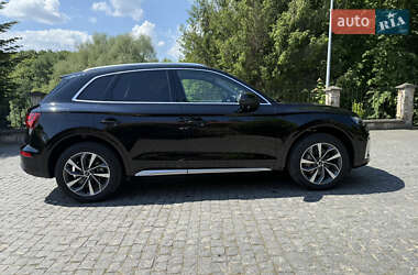 Позашляховик / Кросовер Audi Q5 2021 в 