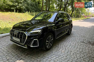 Позашляховик / Кросовер Audi Q5 2021 в 