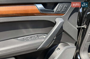 Позашляховик / Кросовер Audi Q5 2021 в 