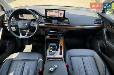 Позашляховик / Кросовер Audi Q5 2021 в 