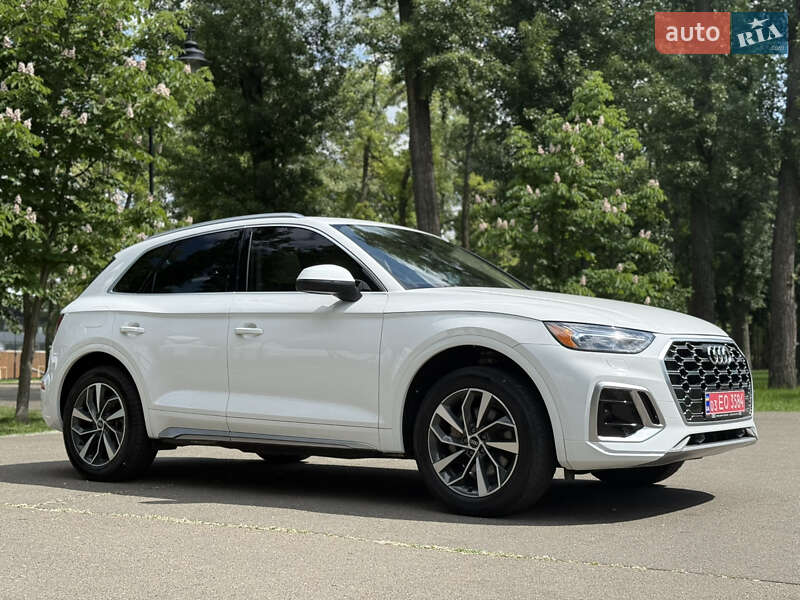 Внедорожник / Кроссовер Audi Q5 2021 в Киеве