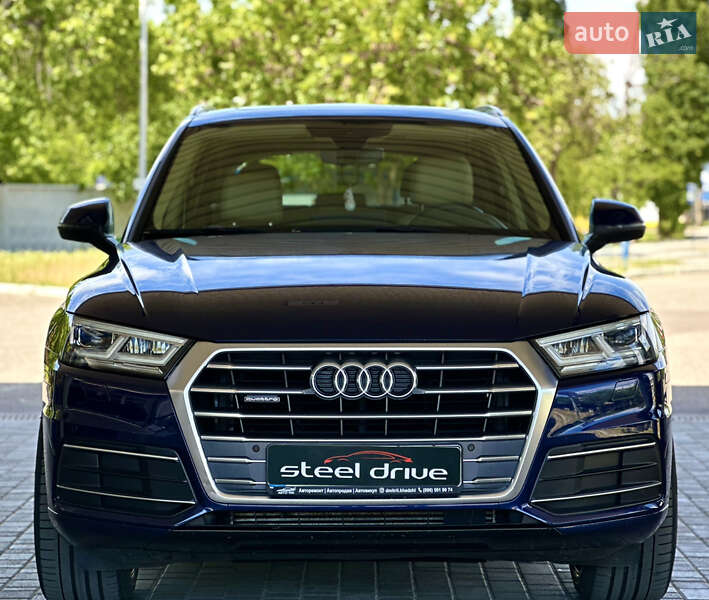 Внедорожник / Кроссовер Audi Q5 2017 в 