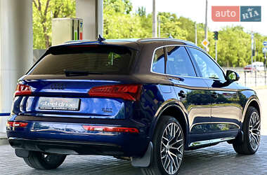Внедорожник / Кроссовер Audi Q5 2017 в 
