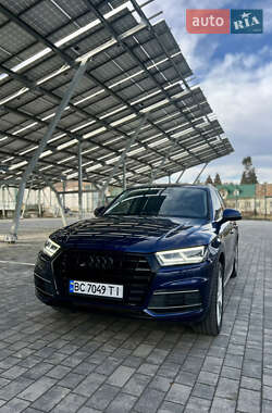 Внедорожник / Кроссовер Audi Q5 2018 в 
