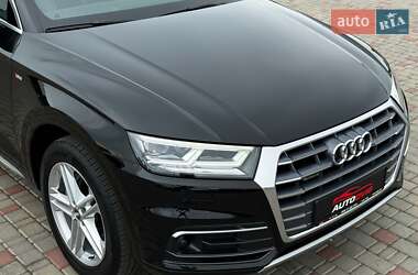 Внедорожник / Кроссовер Audi Q5 2018 в 
