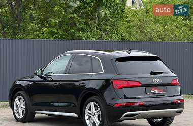 Внедорожник / Кроссовер Audi Q5 2018 в 
