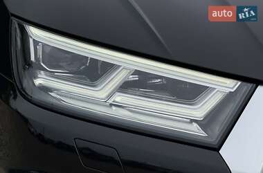 Внедорожник / Кроссовер Audi Q5 2018 в 