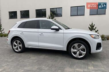 Внедорожник / Кроссовер Audi Q5 2021 в 