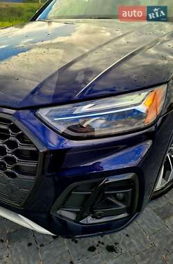 Позашляховик / Кросовер Audi Q5 2021 в 
