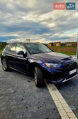 Позашляховик / Кросовер Audi Q5 2021 в 