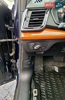 Позашляховик / Кросовер Audi Q5 2021 в 