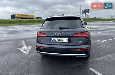 Внедорожник / Кроссовер Audi Q5 2017 в 