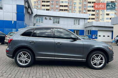 Позашляховик / Кросовер Audi Q5 2015 в 