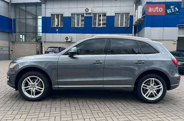Позашляховик / Кросовер Audi Q5 2015 в 