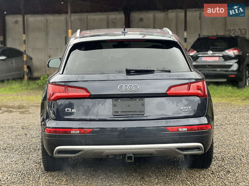 Внедорожник / Кроссовер Audi Q5 2017 в 