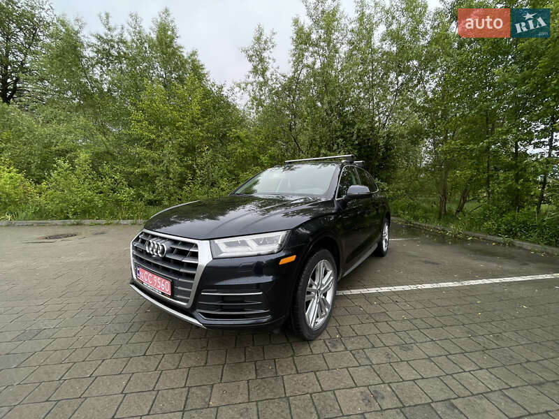 Внедорожник / Кроссовер Audi Q5 2017 в 