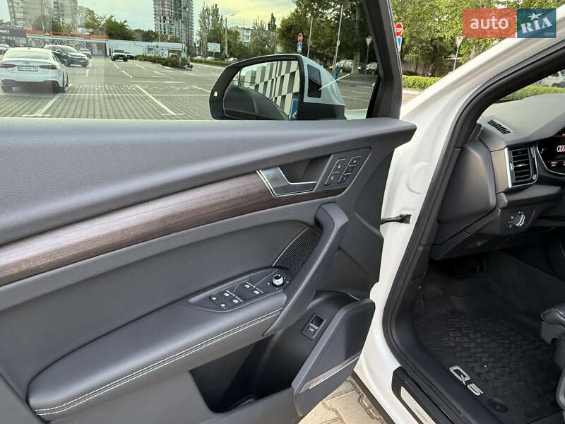 Внедорожник / Кроссовер Audi Q5 2022 в Одессе