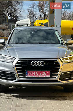 Позашляховик / Кросовер Audi Q5 2019 в 