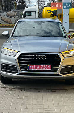 Позашляховик / Кросовер Audi Q5 2019 в 