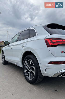 Позашляховик / Кросовер Audi Q5 2021 в 