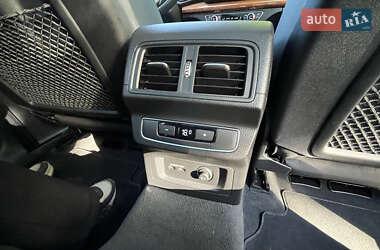 Позашляховик / Кросовер Audi Q5 2021 в 