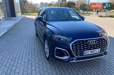 Позашляховик / Кросовер Audi Q5 2021 в 