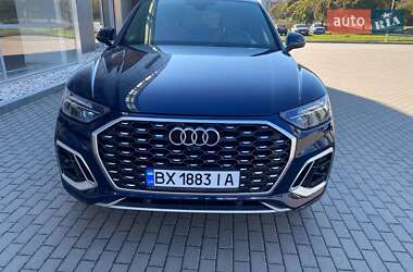 Позашляховик / Кросовер Audi Q5 2021 в 
