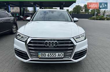 Внедорожник / Кроссовер Audi Q5 2018 в 