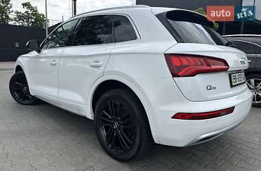 Внедорожник / Кроссовер Audi Q5 2018 в 