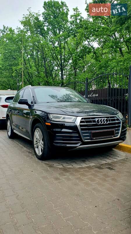 Внедорожник / Кроссовер Audi Q5 2018 в 