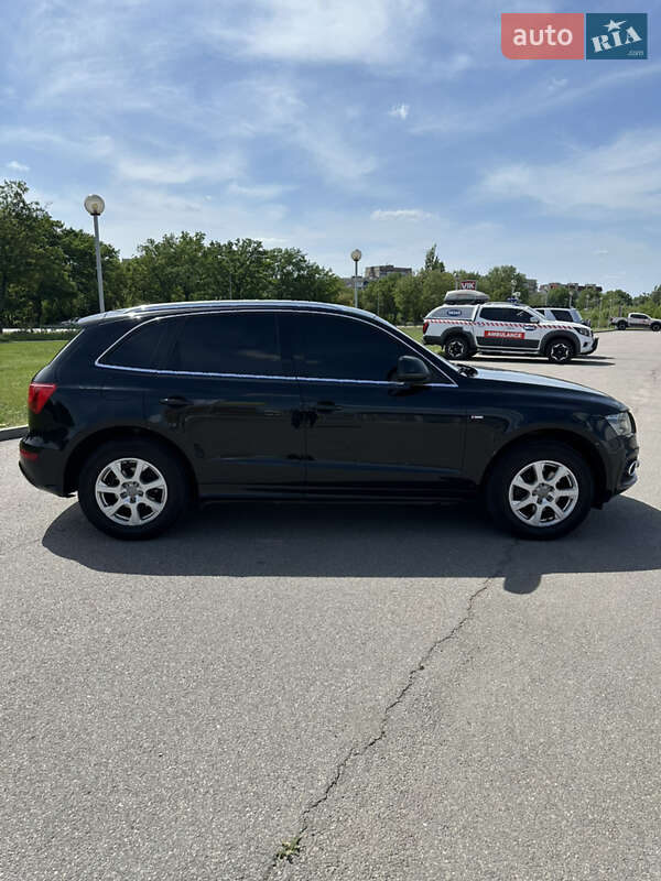 Внедорожник / Кроссовер Audi Q5 2009 в Днепре