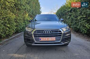 Внедорожник / Кроссовер Audi Q5 2017 в 