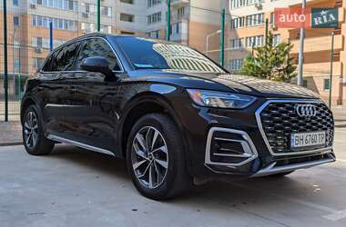 Внедорожник / Кроссовер Audi Q5 2021 в 