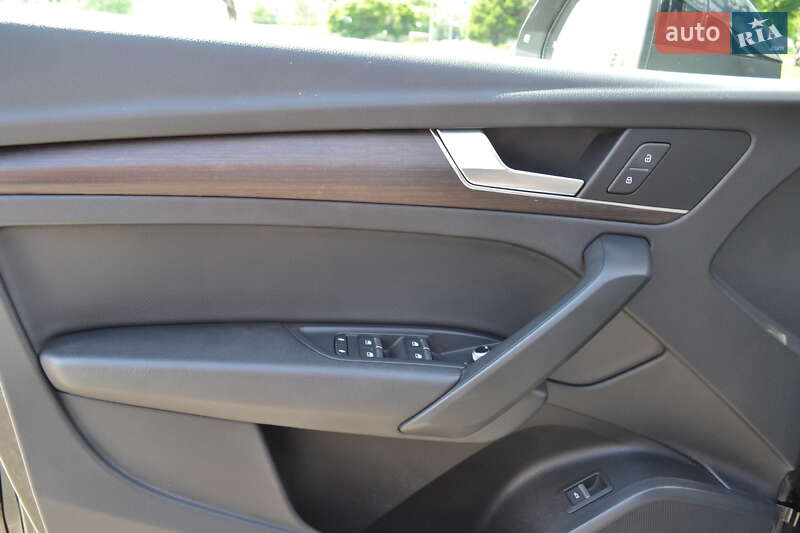 Внедорожник / Кроссовер Audi Q5 2023 в Киеве