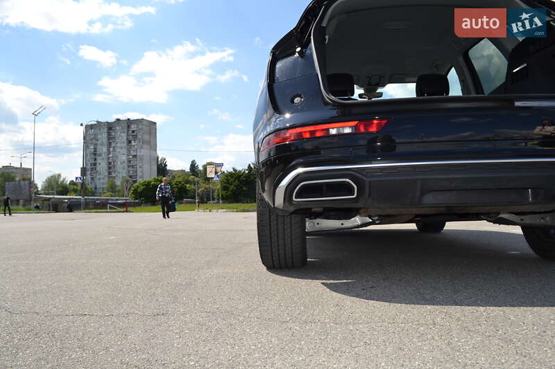 Внедорожник / Кроссовер Audi Q5 2023 в Киеве