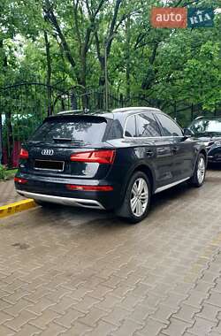 Внедорожник / Кроссовер Audi Q5 2018 в 