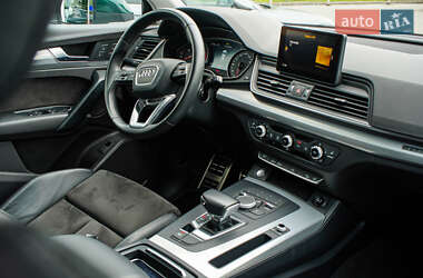 Внедорожник / Кроссовер Audi Q5 2017 в 