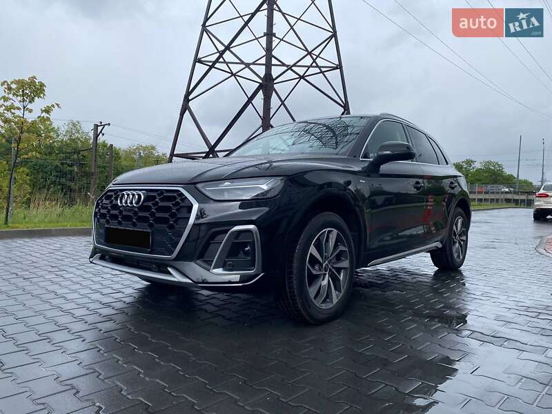 Позашляховик / Кросовер Audi Q5 2023 в 