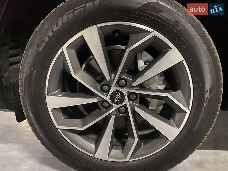 Внедорожник / Кроссовер Audi Q5 2023 в Львове