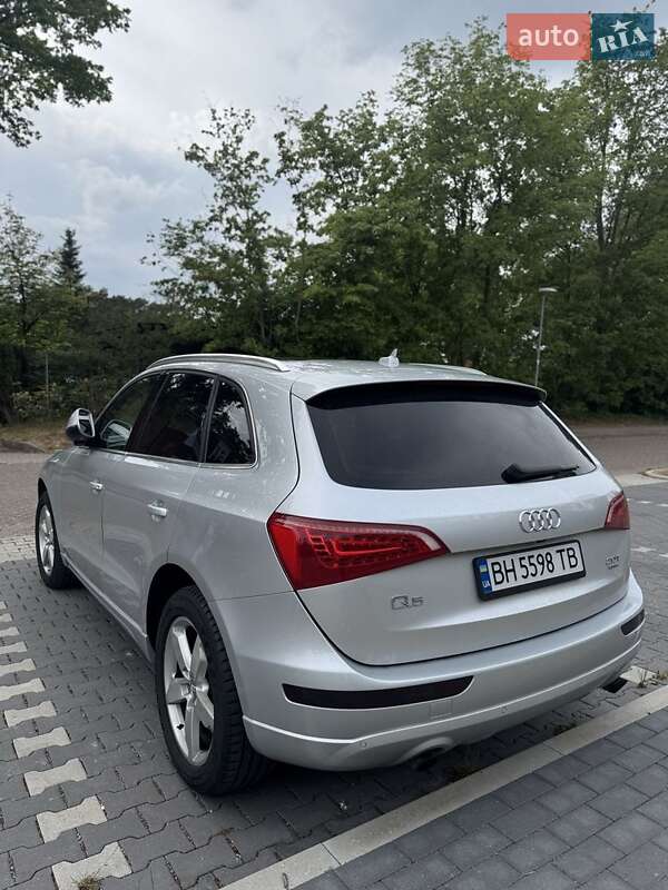 Внедорожник / Кроссовер Audi Q5 2011 в Луцке
