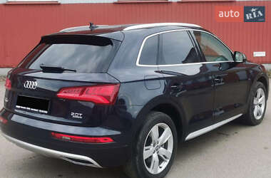 Внедорожник / Кроссовер Audi Q5 2017 в 