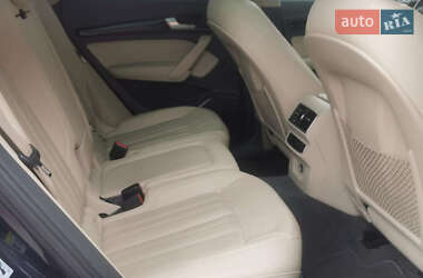 Внедорожник / Кроссовер Audi Q5 2017 в 
