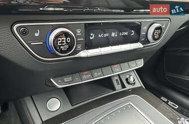 Позашляховик / Кросовер Audi Q5 2018 в 