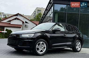 Внедорожник / Кроссовер Audi Q5 2017 в 
