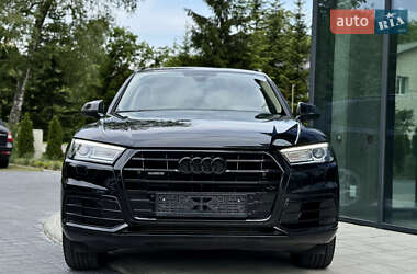 Внедорожник / Кроссовер Audi Q5 2017 в 