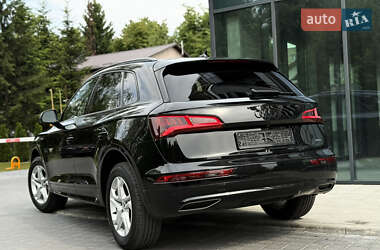 Внедорожник / Кроссовер Audi Q5 2017 в 