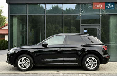 Внедорожник / Кроссовер Audi Q5 2017 в 