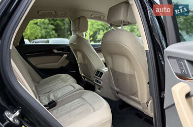 Внедорожник / Кроссовер Audi Q5 2017 в 