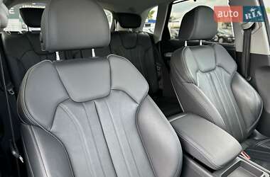 Внедорожник / Кроссовер Audi Q5 2022 в 